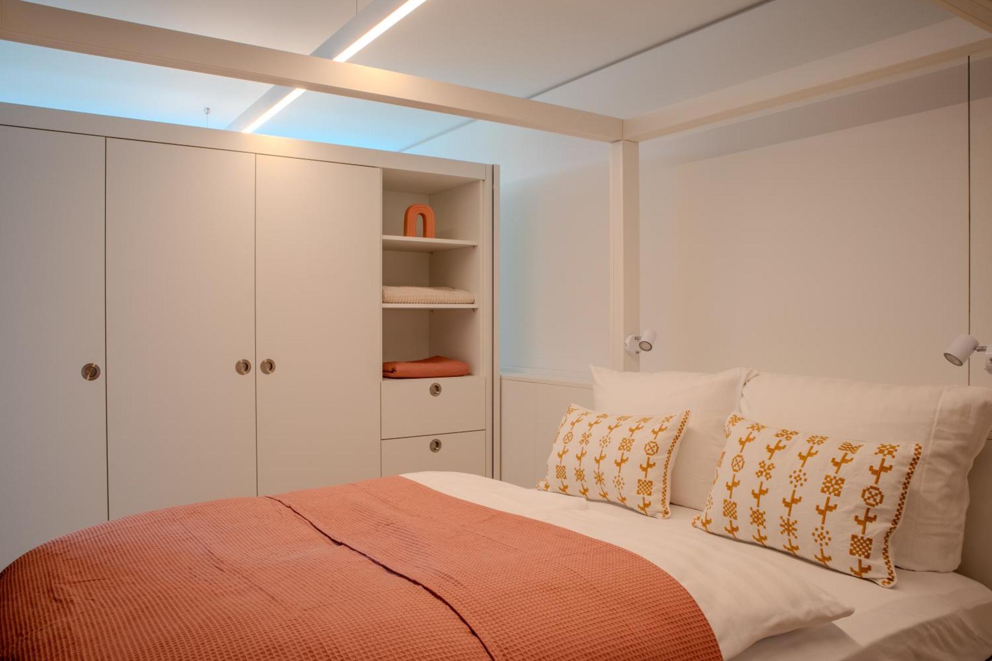Loewe Apartments Am Rheinfall ノイウハウゼン・アム・ラインファル エクステリア 写真